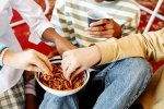 Indian Snacking Habits advantages, Indian Snacking Habits disadvantages, how indian snacking habits can impact gut health, Man