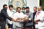 Prabhas, Chiranjeevi YS Jagan, megastar resolves the movie tickets issue in andhra pradesh, Jaganmohan reddy