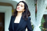 Shraddha Kapoor statements, Shraddha Kapoor foreheads, shraddha kapoor makes interesting revelations about people with big foreheads, Outfit