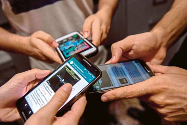 Facebook to Offer $50,000 for Study on WhatsApp's Fake News Problem