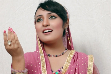 Sara Raza Khan