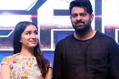 Saaho Pre-Release Event: A Showy Eve with a Crowd of over 1 Lakh